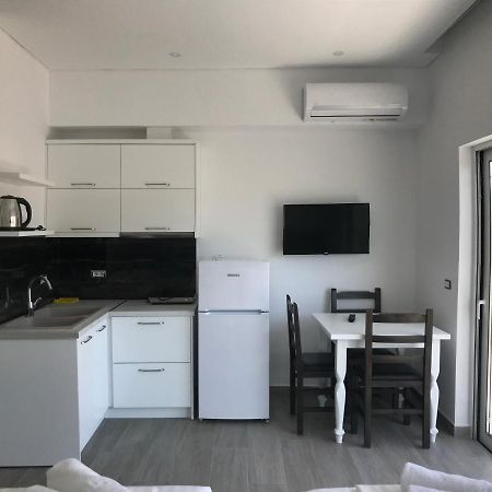 Edina By Hp Hotel Саранде Екстериор снимка