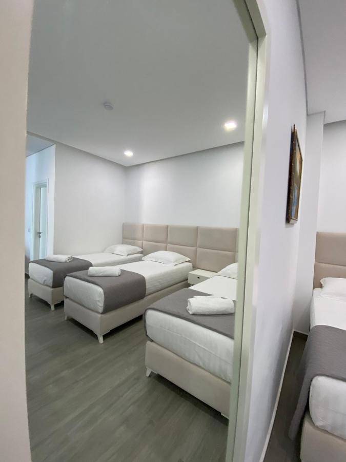 Edina By Hp Hotel Саранде Екстериор снимка