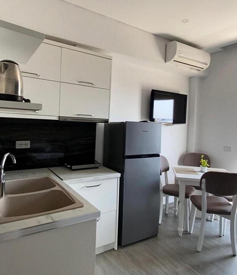 Edina By Hp Hotel Саранде Екстериор снимка