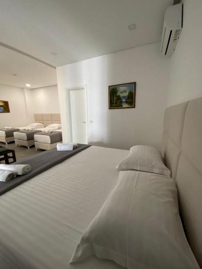 Edina By Hp Hotel Саранде Екстериор снимка