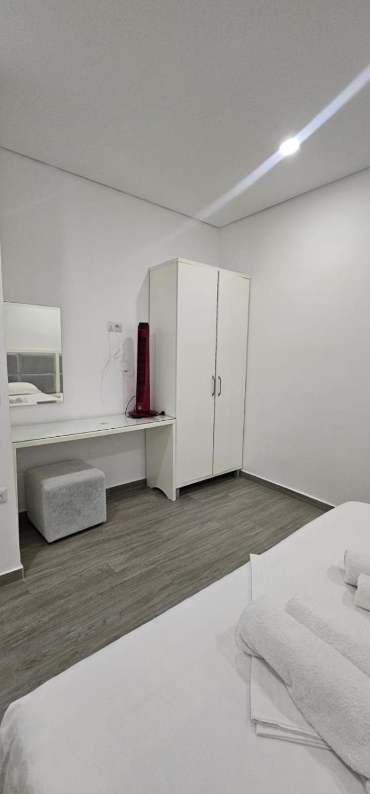Edina By Hp Hotel Саранде Екстериор снимка