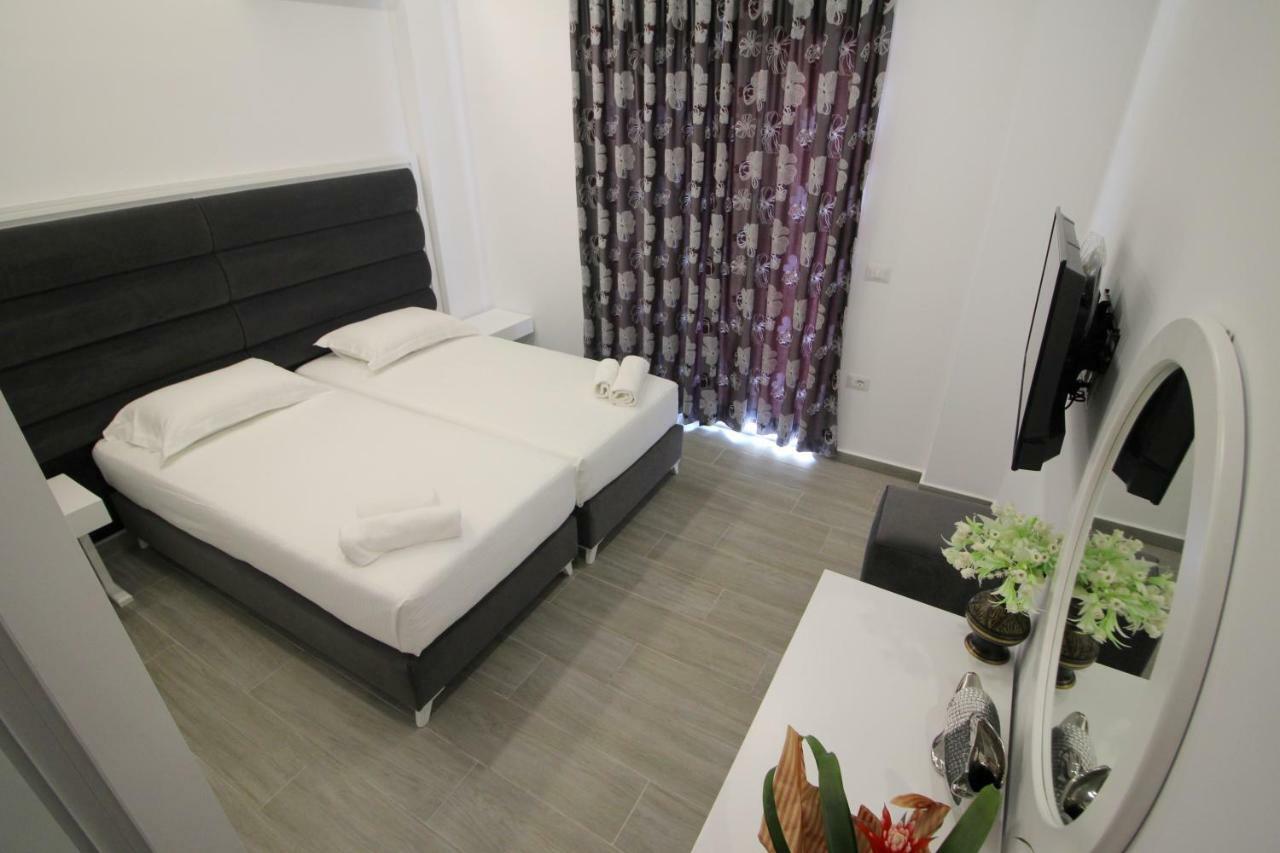 Edina By Hp Hotel Саранде Екстериор снимка
