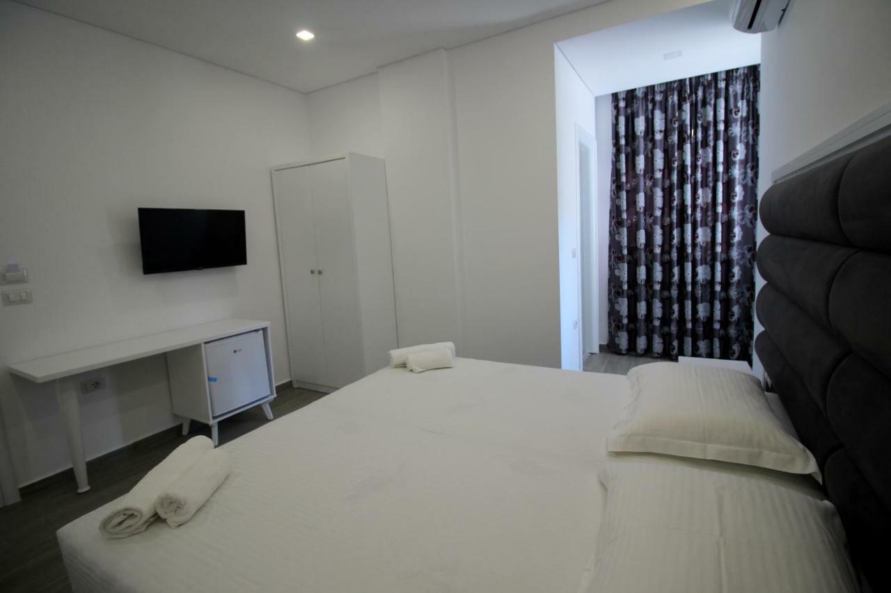 Edina By Hp Hotel Саранде Екстериор снимка