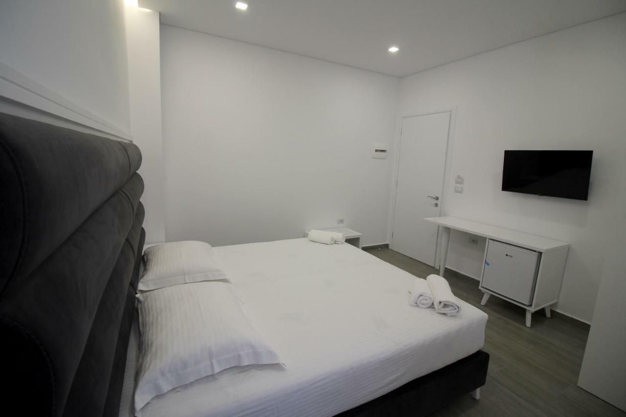 Edina By Hp Hotel Саранде Екстериор снимка