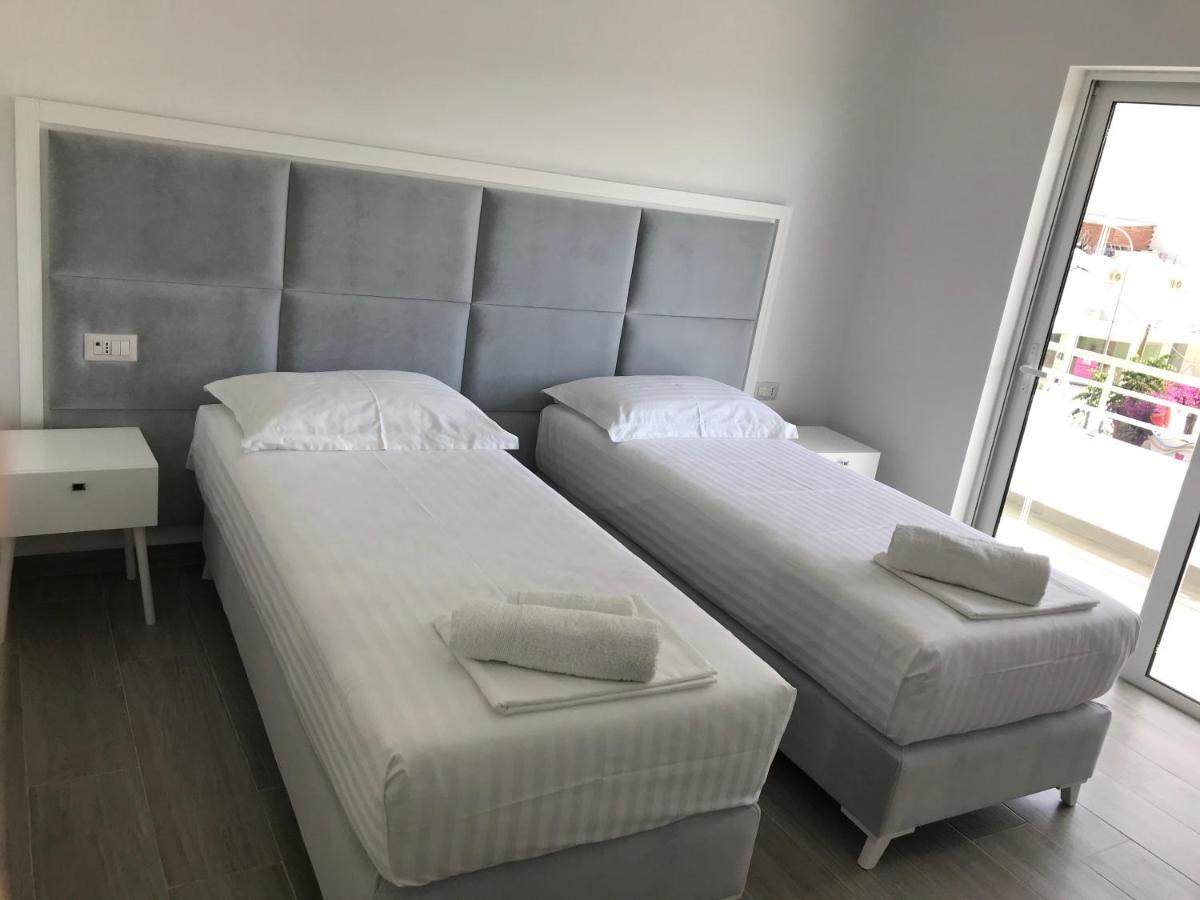 Edina By Hp Hotel Саранде Екстериор снимка